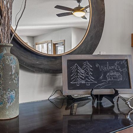 3 Bedroom Condo By Canadian Rockies Vacation Rentals Canmore Bagian luar foto
