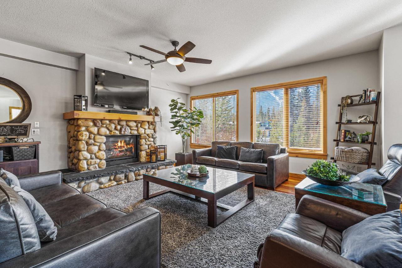 3 Bedroom Condo By Canadian Rockies Vacation Rentals Canmore Bagian luar foto