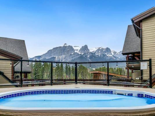 3 Bedroom Condo By Canadian Rockies Vacation Rentals Canmore Bagian luar foto