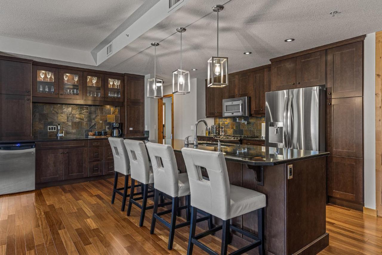 3 Bedroom Condo By Canadian Rockies Vacation Rentals Canmore Bagian luar foto