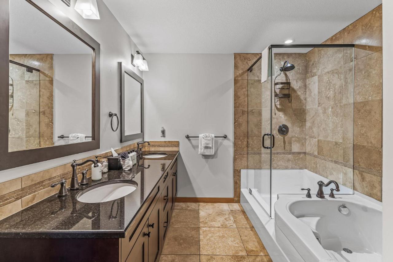 3 Bedroom Condo By Canadian Rockies Vacation Rentals Canmore Bagian luar foto