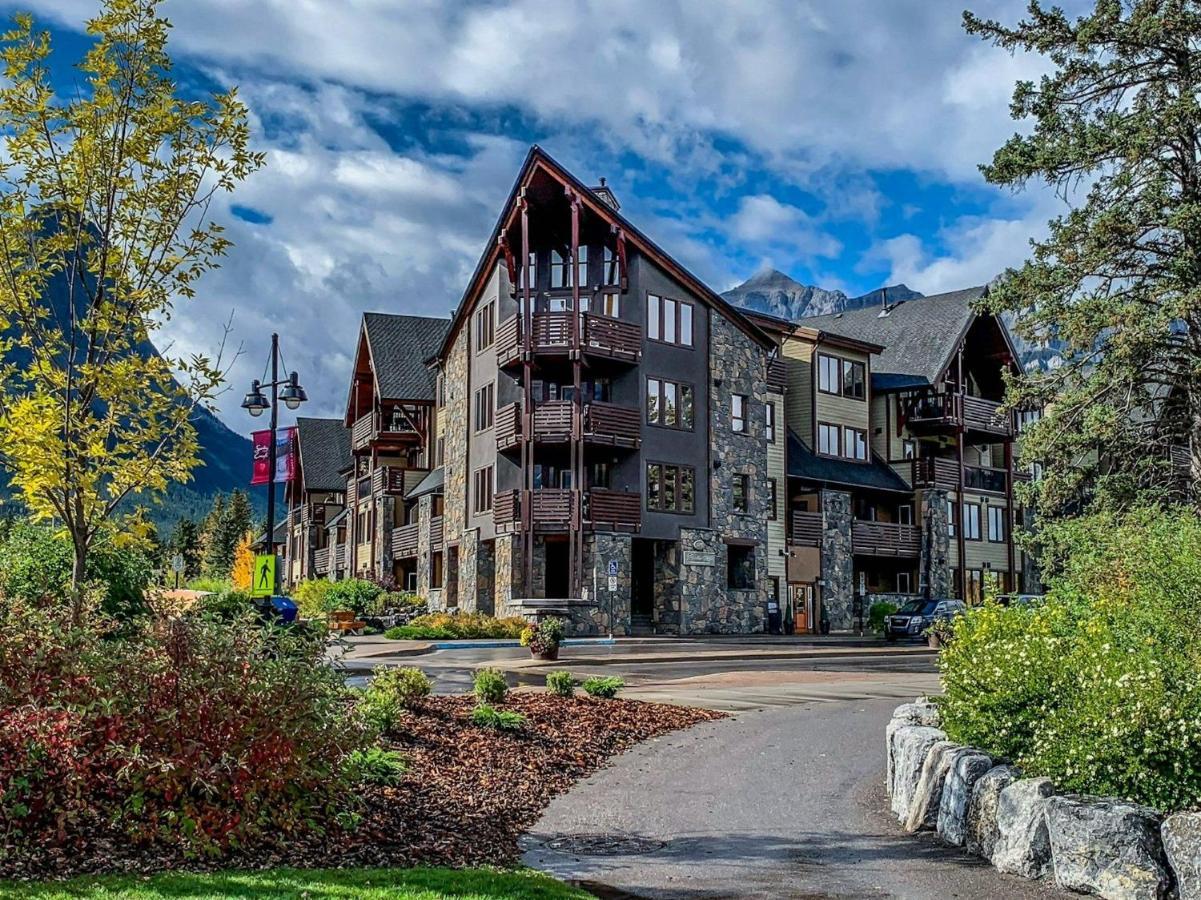 3 Bedroom Condo By Canadian Rockies Vacation Rentals Canmore Bagian luar foto