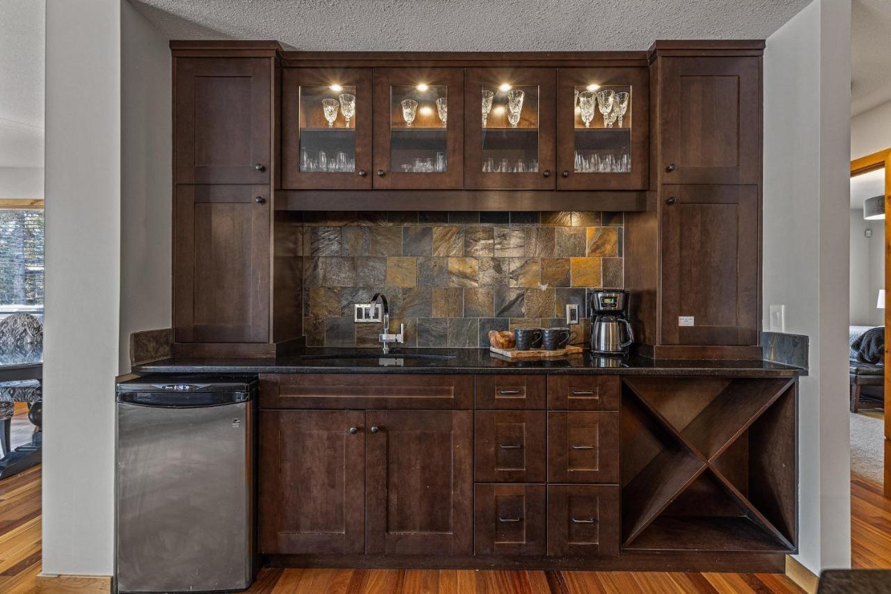 3 Bedroom Condo By Canadian Rockies Vacation Rentals Canmore Bagian luar foto